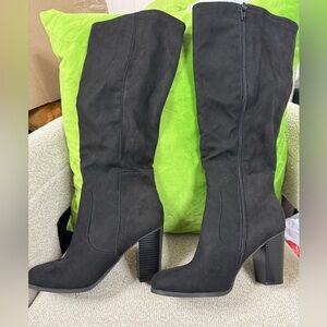 Black Knee-High Women's Boots